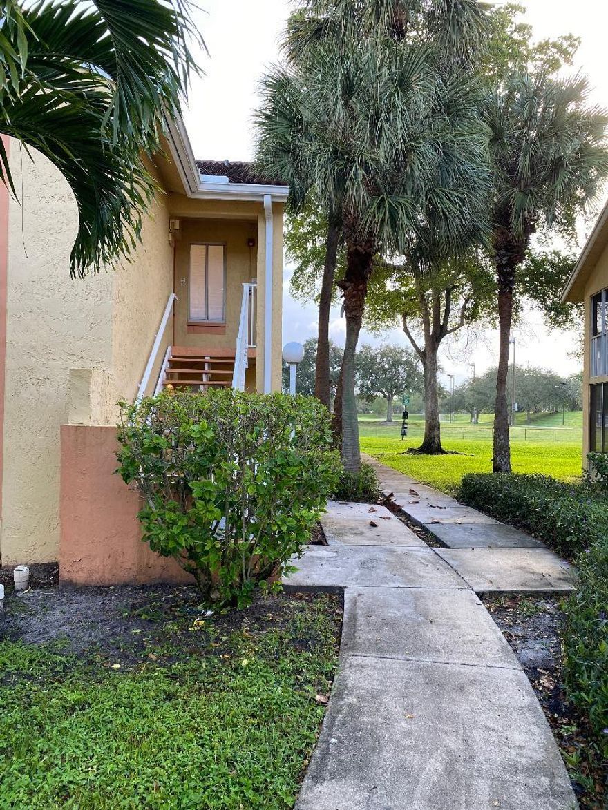BEAUTIFUL QUIET CORNER UNIT on the 2nd floor.  2 bedroom/2 bathrooms unit with TILED FLOORS THROUGHOUT THE UNIT. SCREENED PATIO OVERLOOKING CANAL AND CYPRESS PARK. Walk in closets. GREAT SCHOOLS, CLOSE TO SHOPPING. No Rental Restrictions. Priced to sell. Washer and dryer in unit. Brand new oven. ASSOCIATION REQUIRES A MINIMUM 650 CREDIT SCORE. 30 years Inspection passed and Association has reserves.