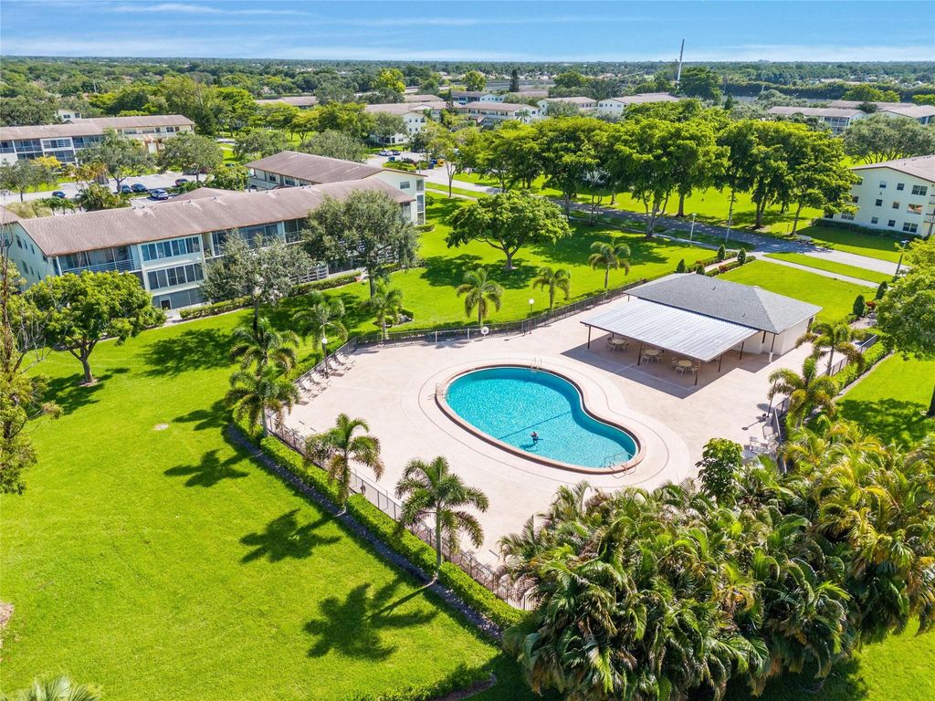 Photo of 204 Mansfield Fld #204, Boca Raton, FL 33434 (MLS # F10532291)