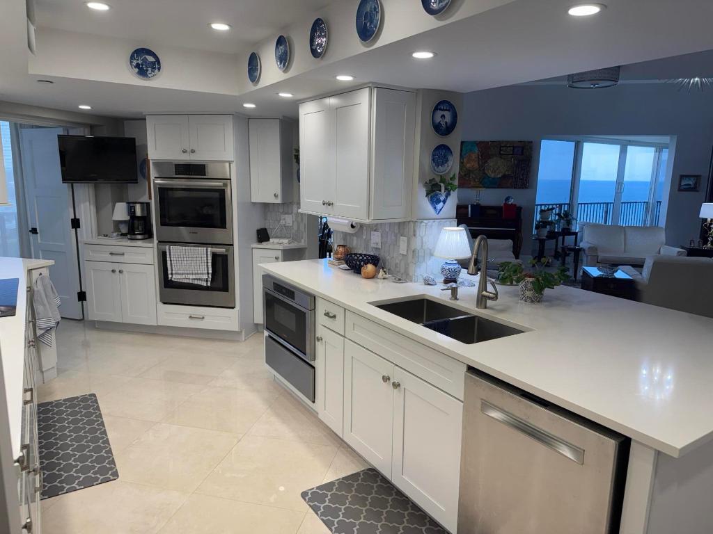 2400 S Ocean Drive 8100-B