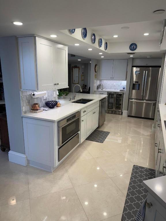 2400 S Ocean Drive 8100-B