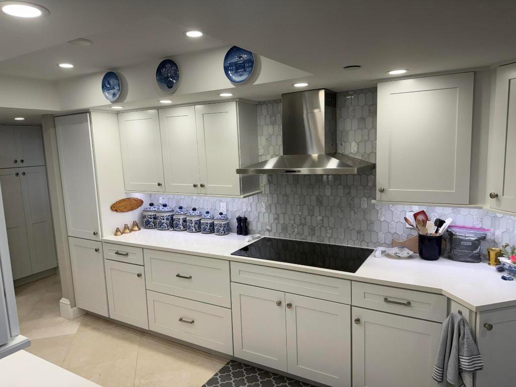 2400 S Ocean Drive 8100-B