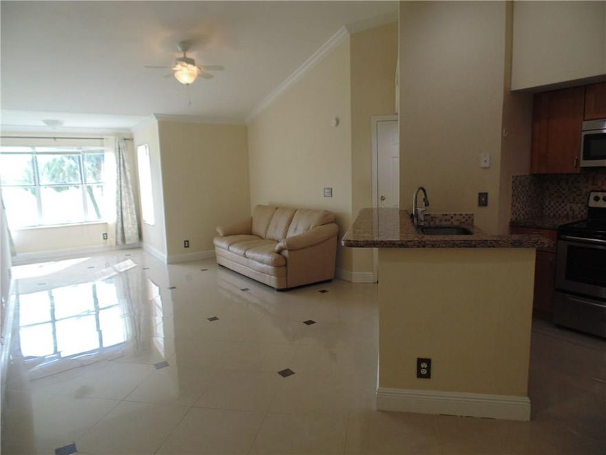 Gorgeous Coral Key Condo For Rent In Margate: 2Bed, 1Bath, 2nd Floor. All Porcelain Tile. Maple Cabinets. Granite Counters w/ Tiled Backsplash. Stainless Steel Appliances. Bath Vanity w/Granite. Walk-In Shower. Indoor Full-Size Washer/Dryer. Golfviews from LR & Both Bedrooms. Community has 2 Pools,Tennis,Gym, Racquetball,Sauna,Picnic & Grill Area. Great Location:Near Golf,Shopping,Schools,Restaurants,Worship. Min 620 Credit/Background/Assoc Screening Rqrd. 1st/Last/SecDep/1Pet Under 25lbs w/NonRef Deposit