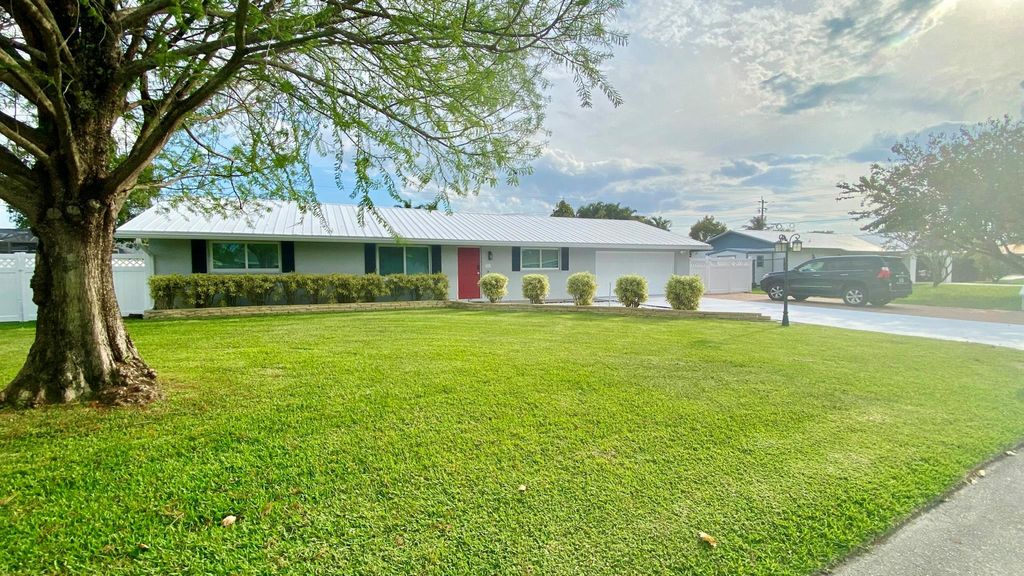 Photo of 3100 Indian Trail, Lake Worth, FL 33462 (MLS # R11114229)