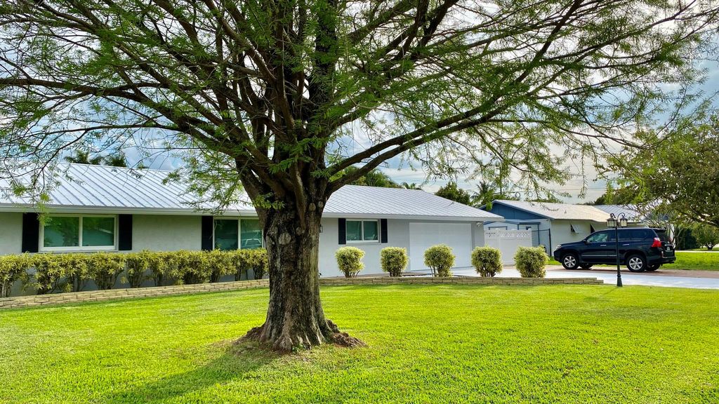 Photo of 3100 Indian Trail, Lake Worth, FL 33462 (MLS # R11114229)