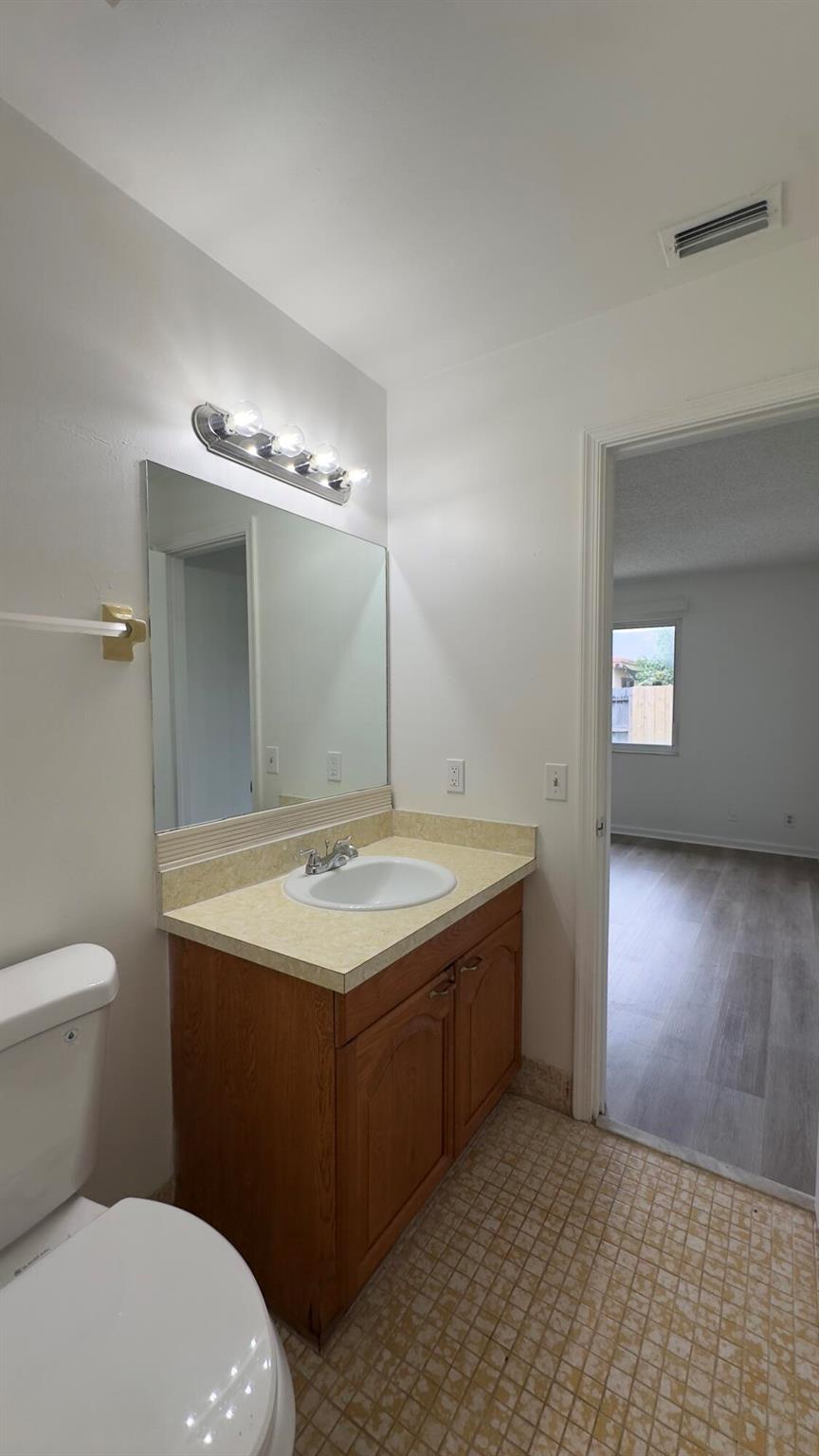 HIGHLAND PINES 2 - Residential Lease