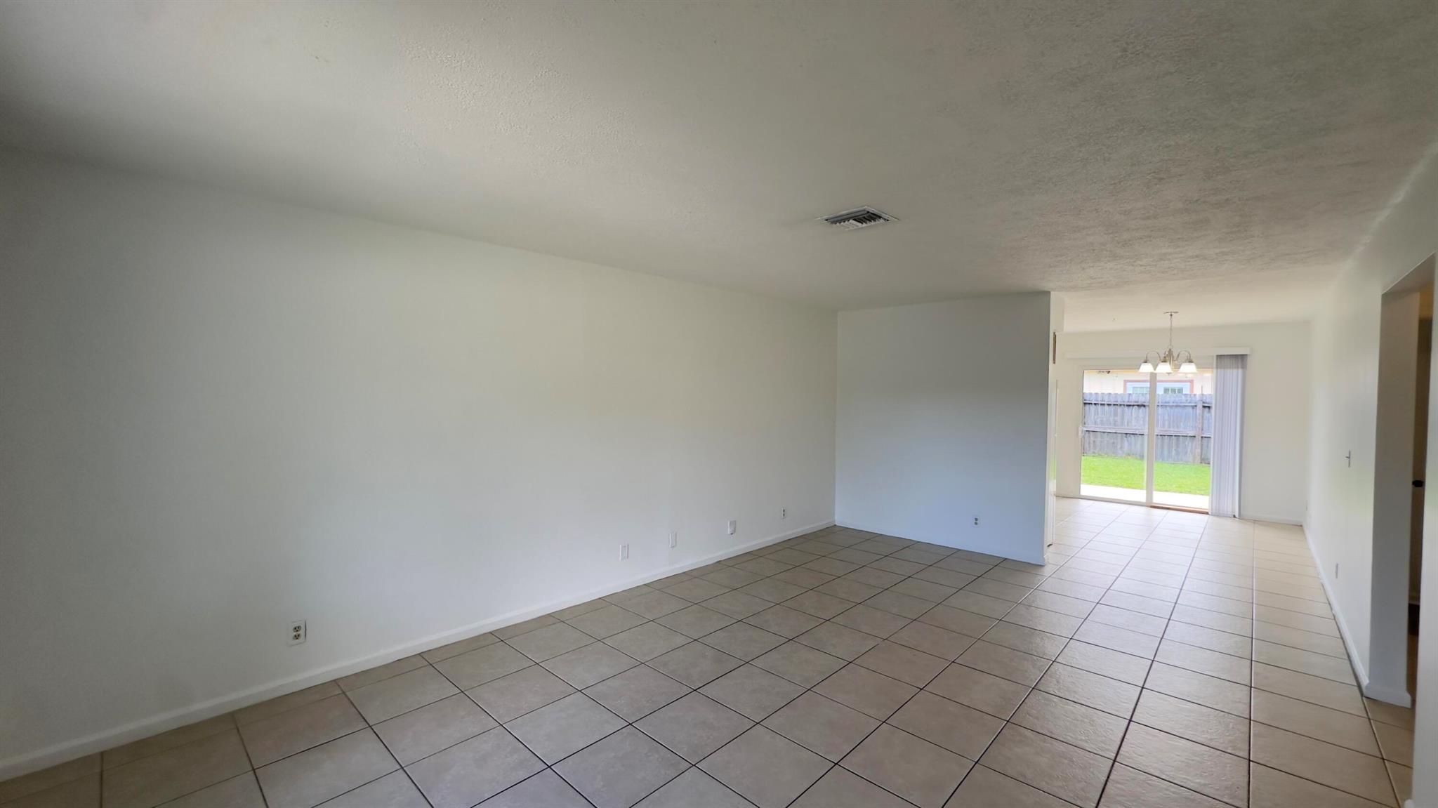 HIGHLAND PINES 2 - Residential Lease