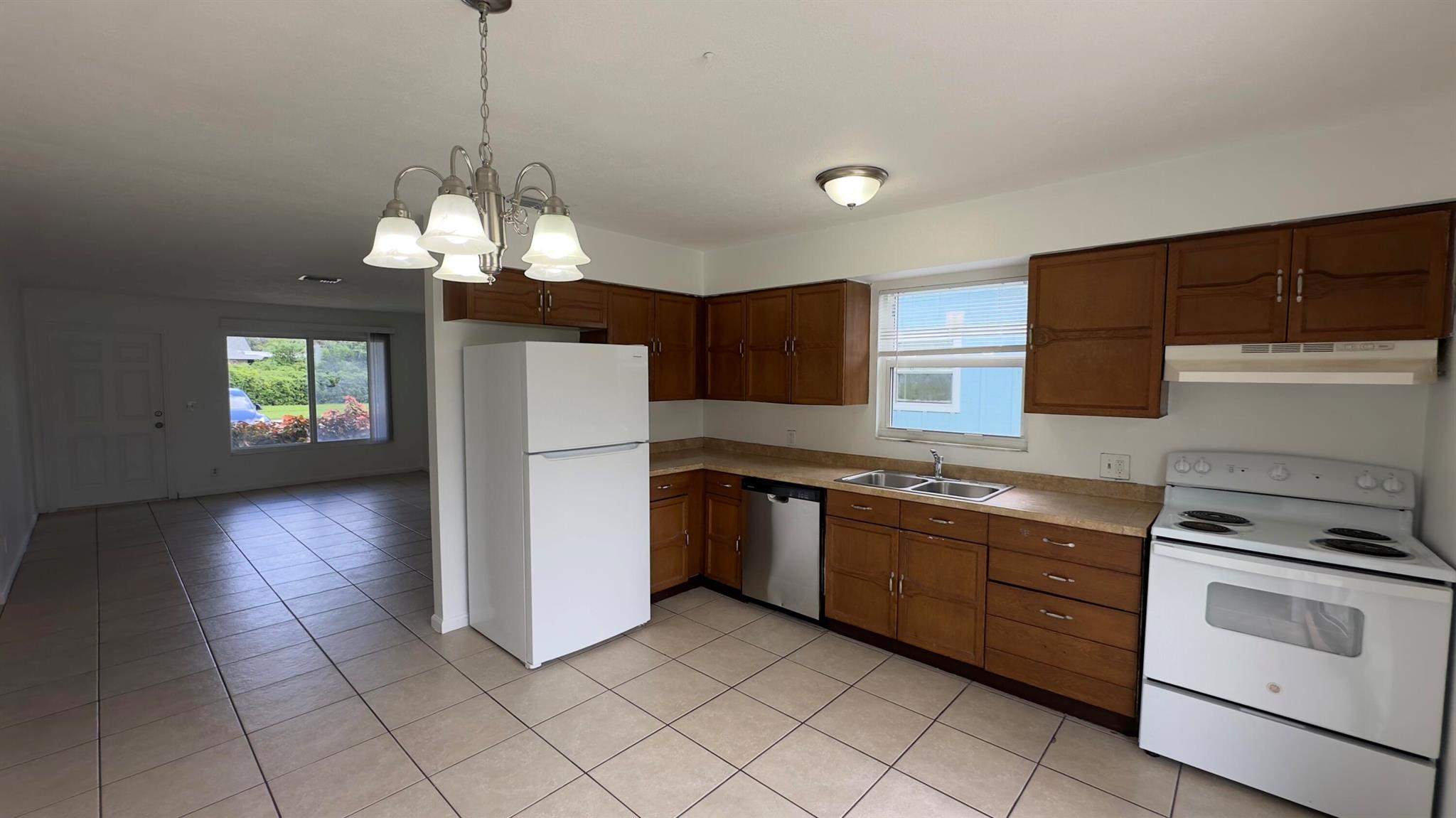 HIGHLAND PINES 2 - Residential Lease