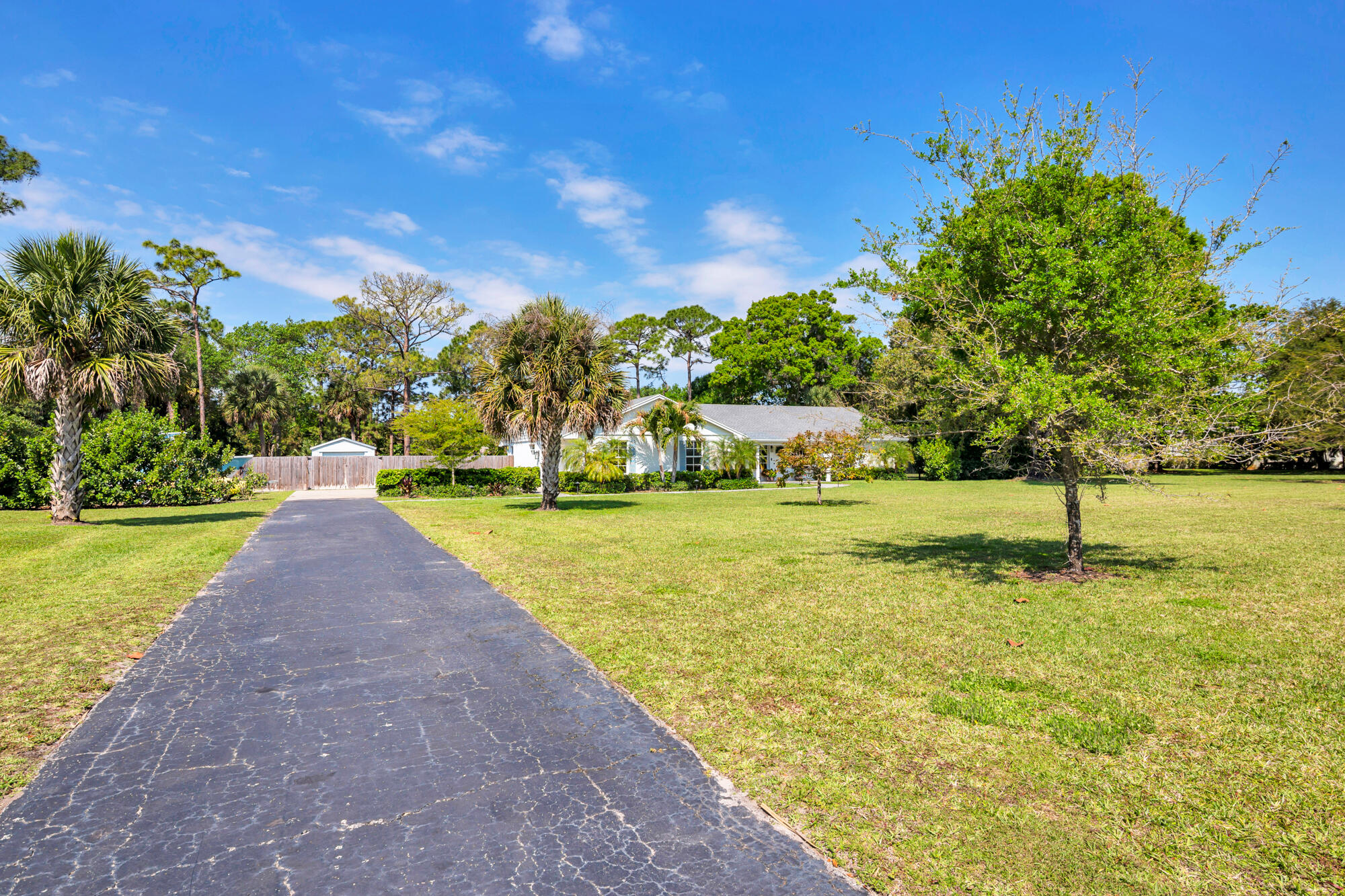 HORSESHOE ACRES - Residential