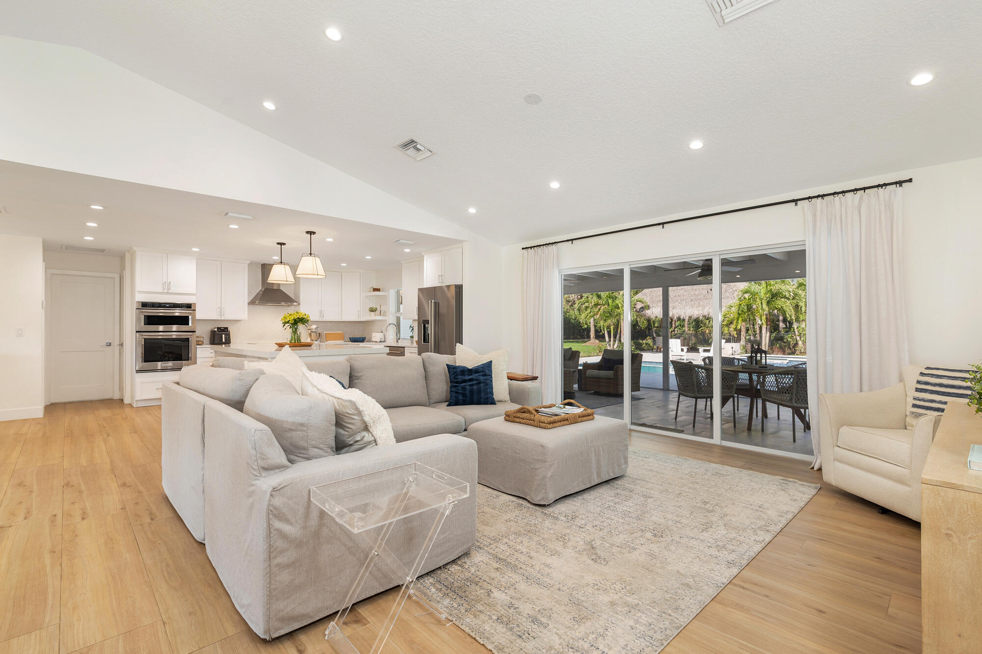 HORSESHOE ACRES - Residential