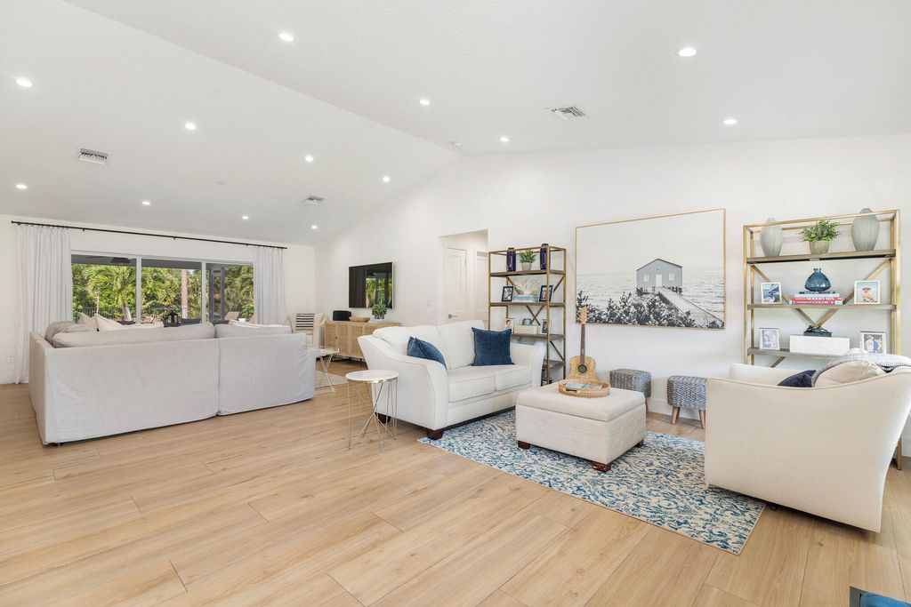 Photo of 8609 Kelso Drive, Palm Beach Gardens, FL 33418 (MLS # B26010365)