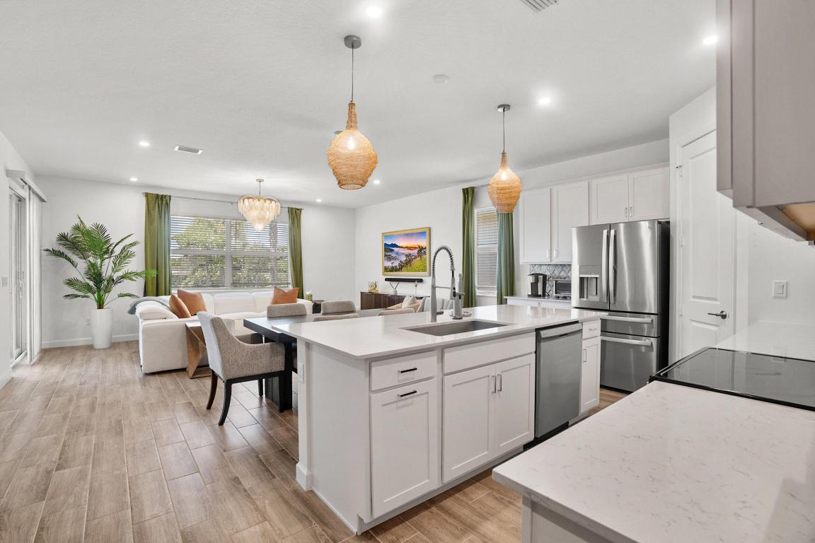 DELRAY TRAILS AT VILLA DELRAY PUD - Residential