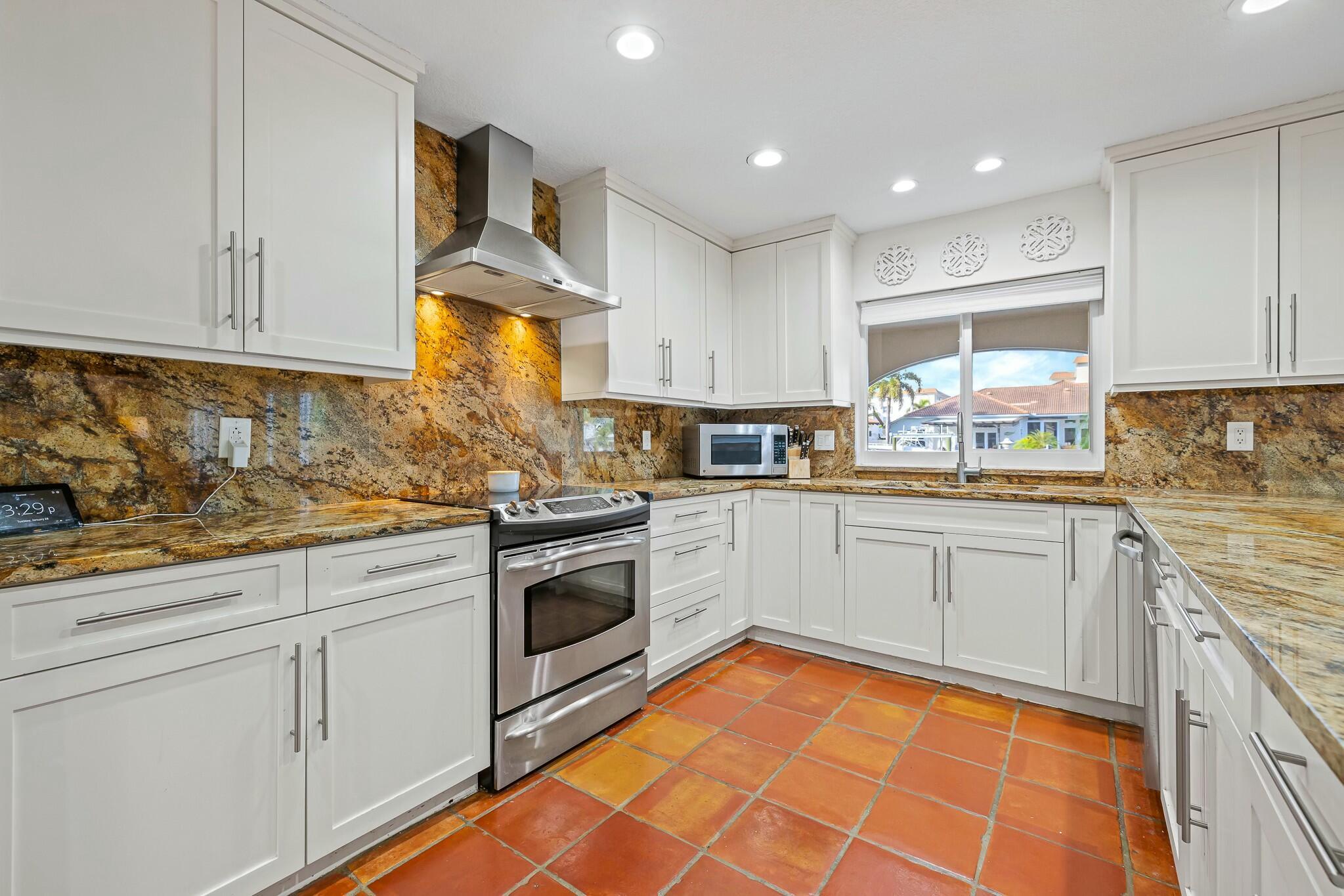 TROPIC ISLE 3RD SEC - Residential