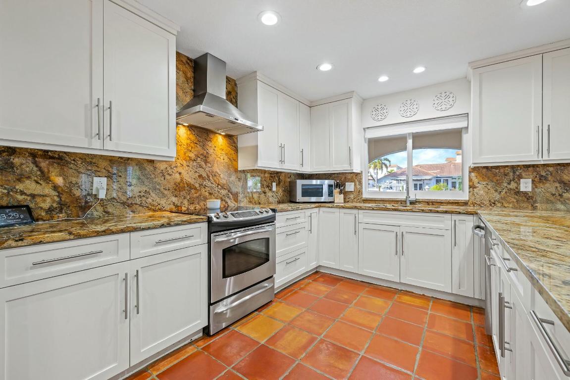 TROPIC ISLE 3RD SEC - Residential