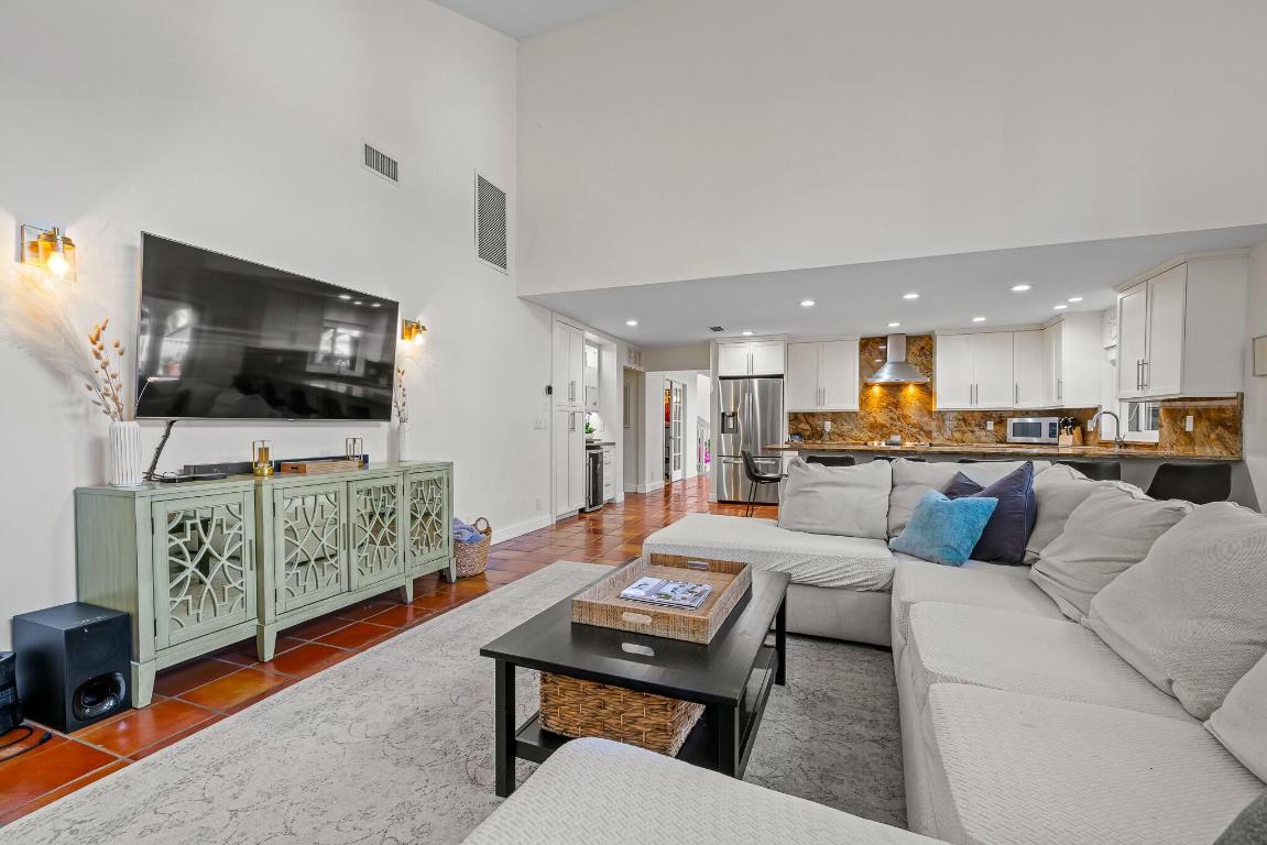 TROPIC ISLE 3RD SEC - Residential