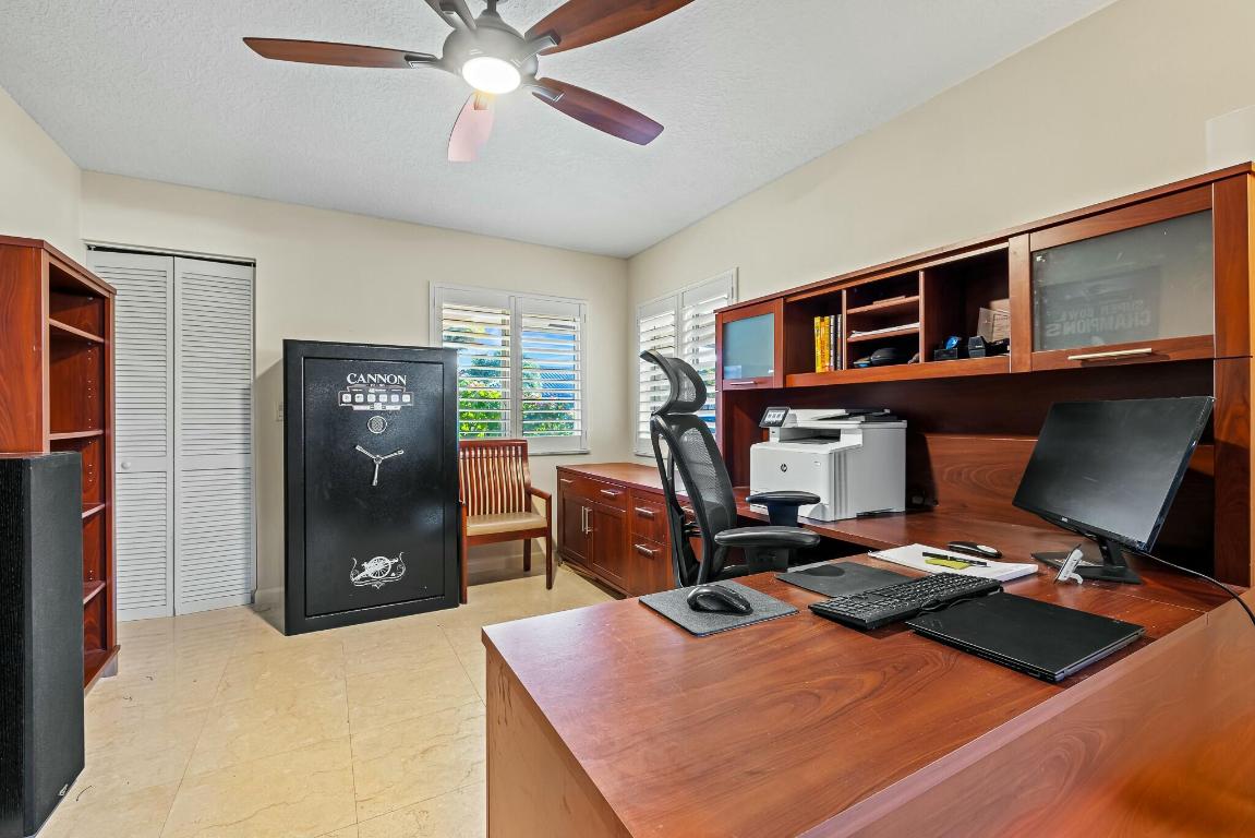 TROPIC ISLE 3RD SEC - Residential