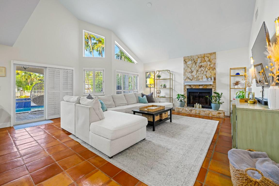 TROPIC ISLE 3RD SEC - Residential