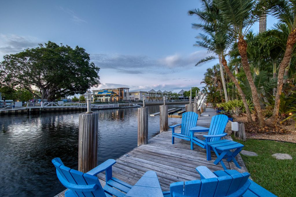 Photo of 1733 Coral Gardens Drive, Wilton Manors, FL 33334 (MLS # B26032459)