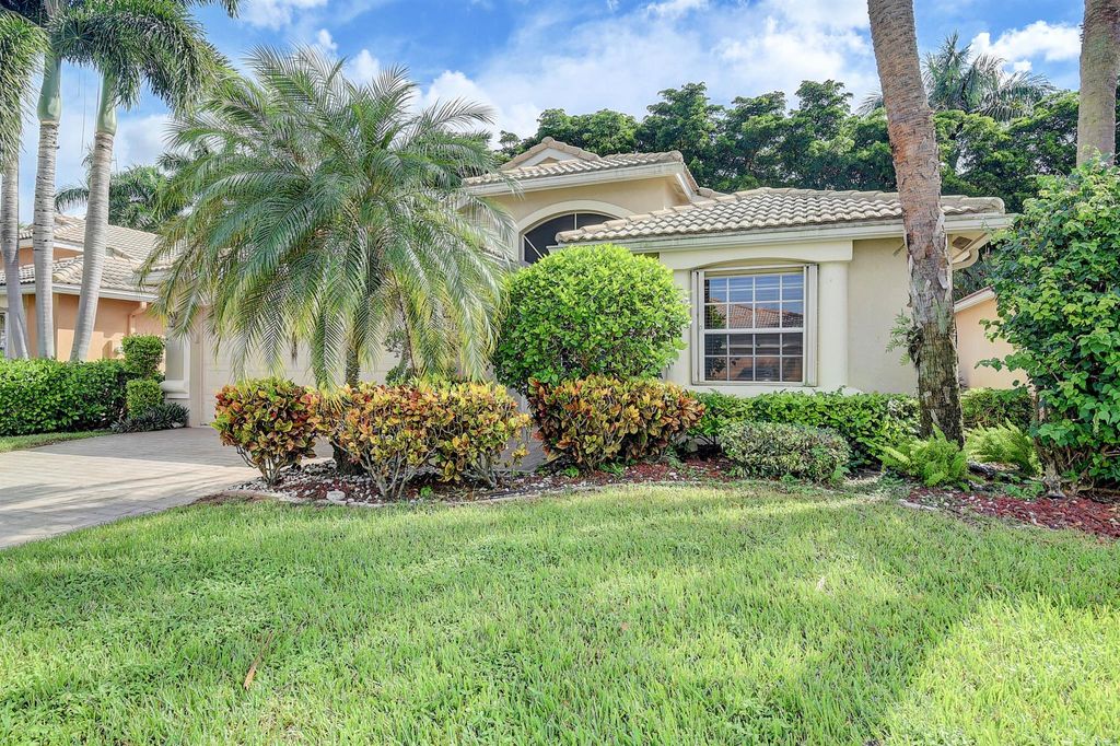 Photo of 13918 Via Raphael, Delray Beach, FL 33446 (MLS # R10925778)