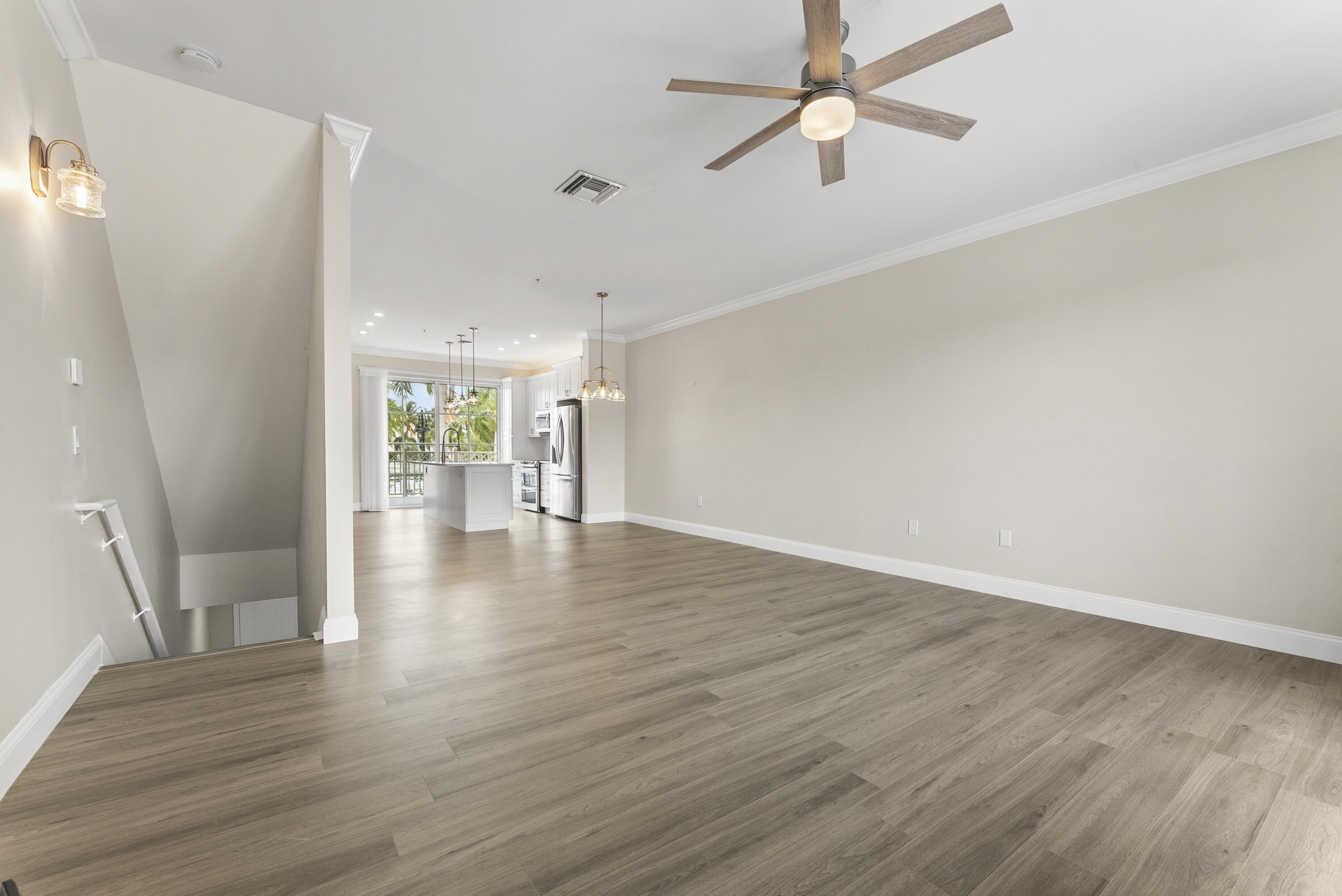 643 Casa Loma Boulevard