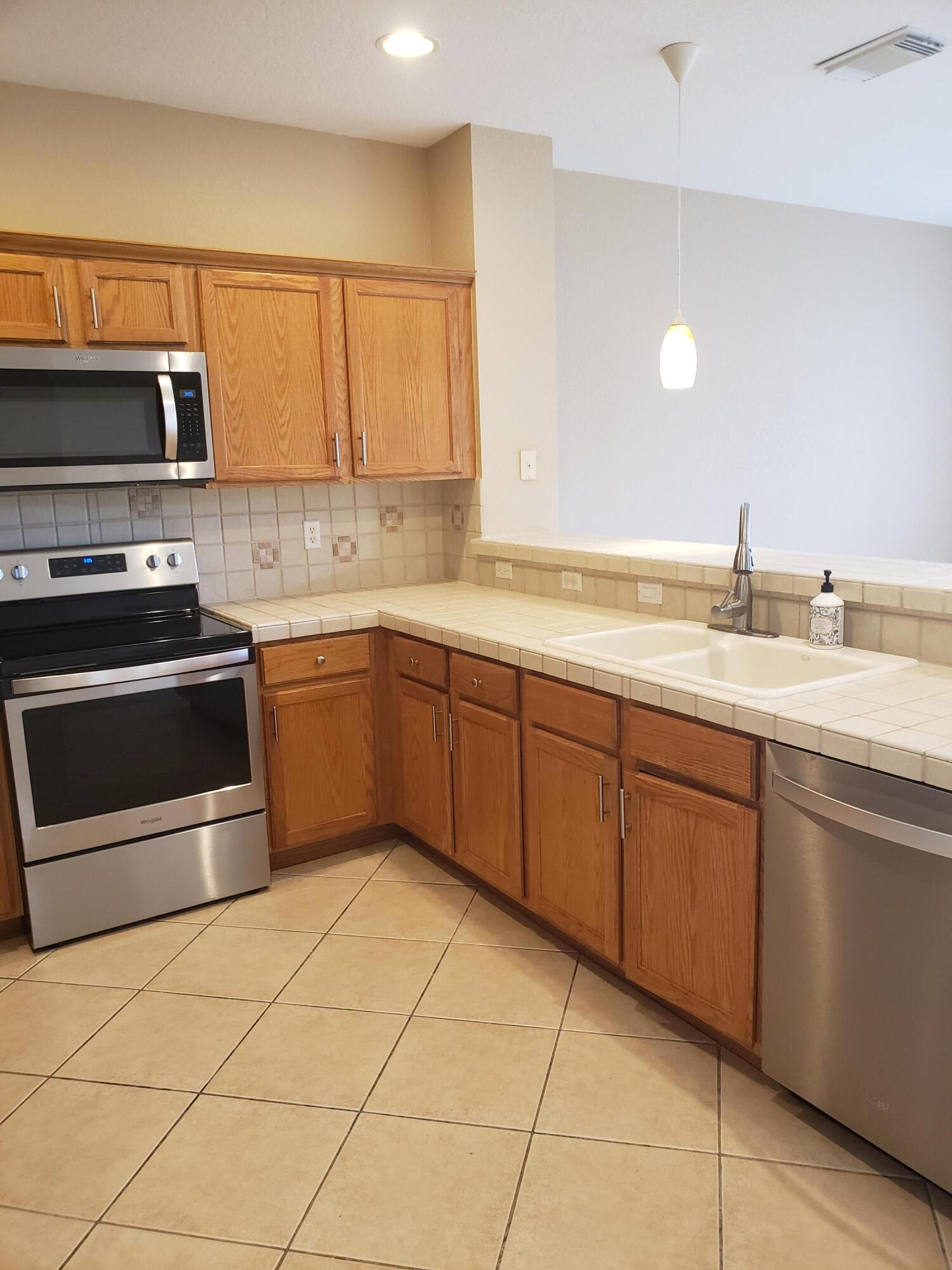 QUANTUM PARK TOWNHOMES - Residential Lease