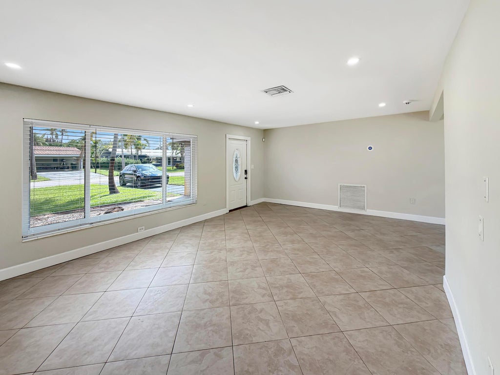 Photo of 1321 NE 46TH Street, Oakland Park, FL 33334 (MLS # B26077399)