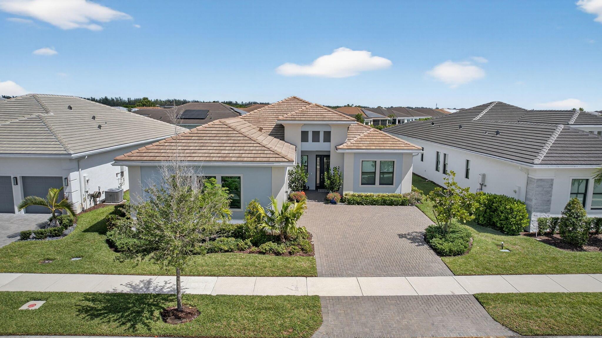 CRESSWIND PALM BEACH - Residential