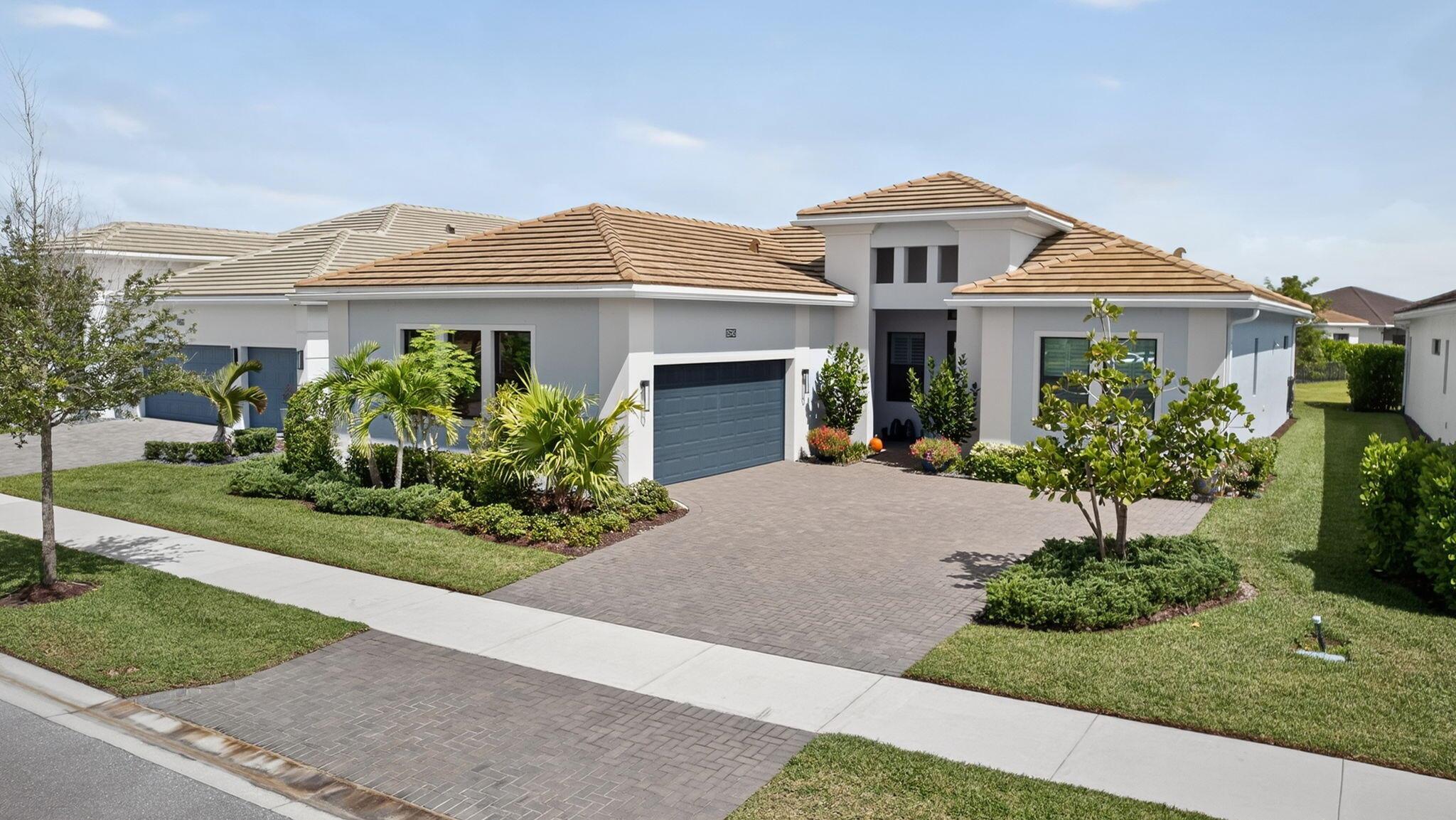 CRESSWIND PALM BEACH - Residential