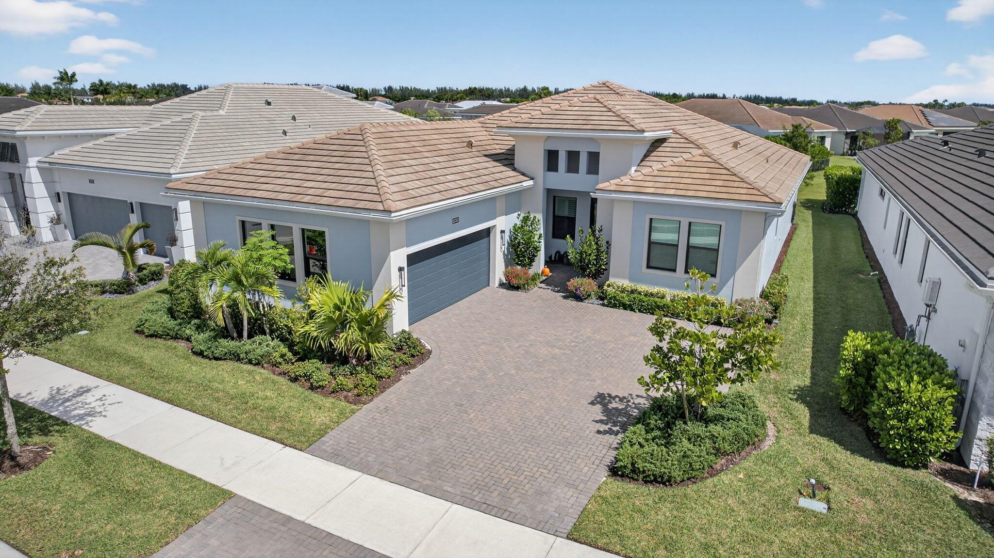 CRESSWIND PALM BEACH - Residential
