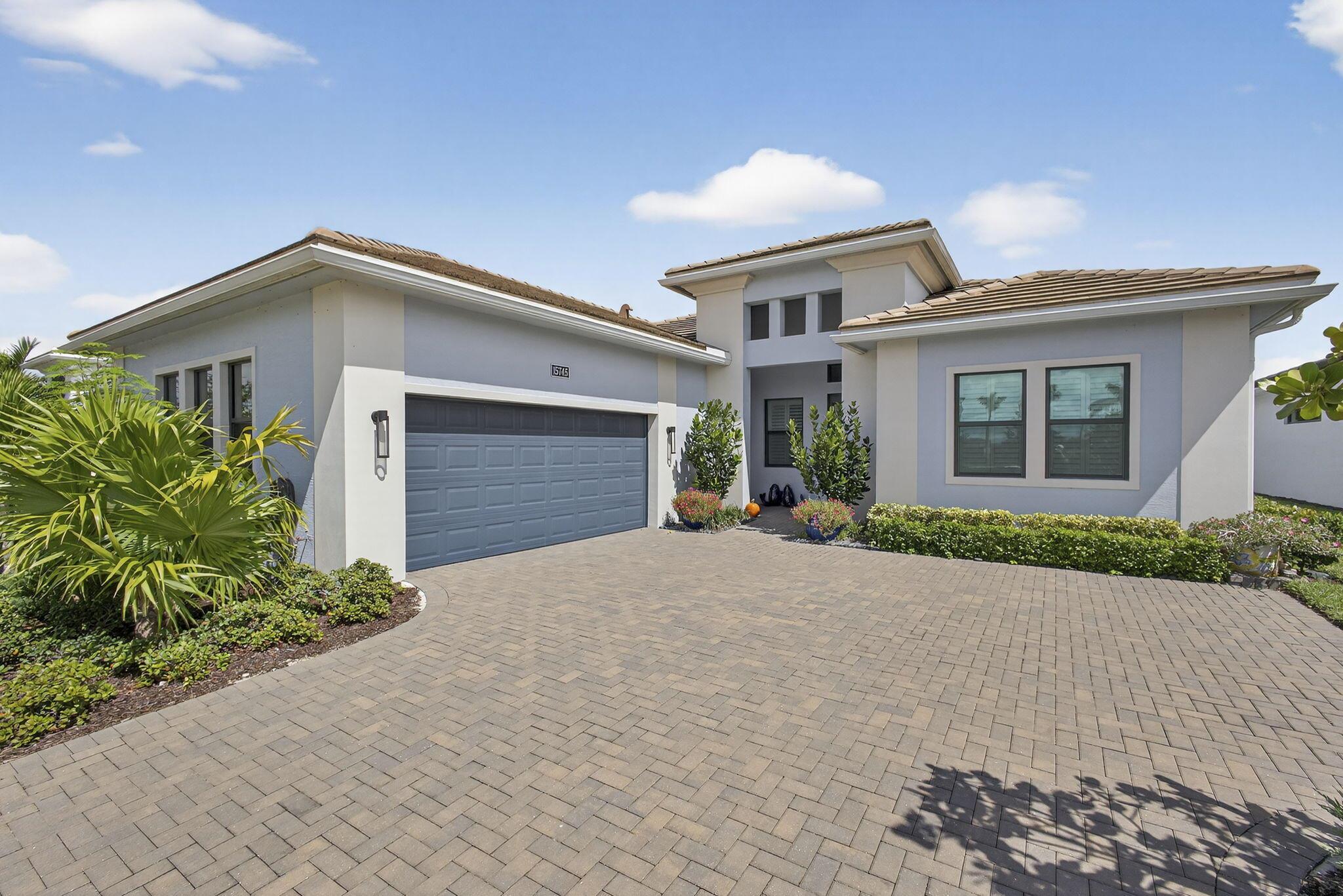 CRESSWIND PALM BEACH - Residential