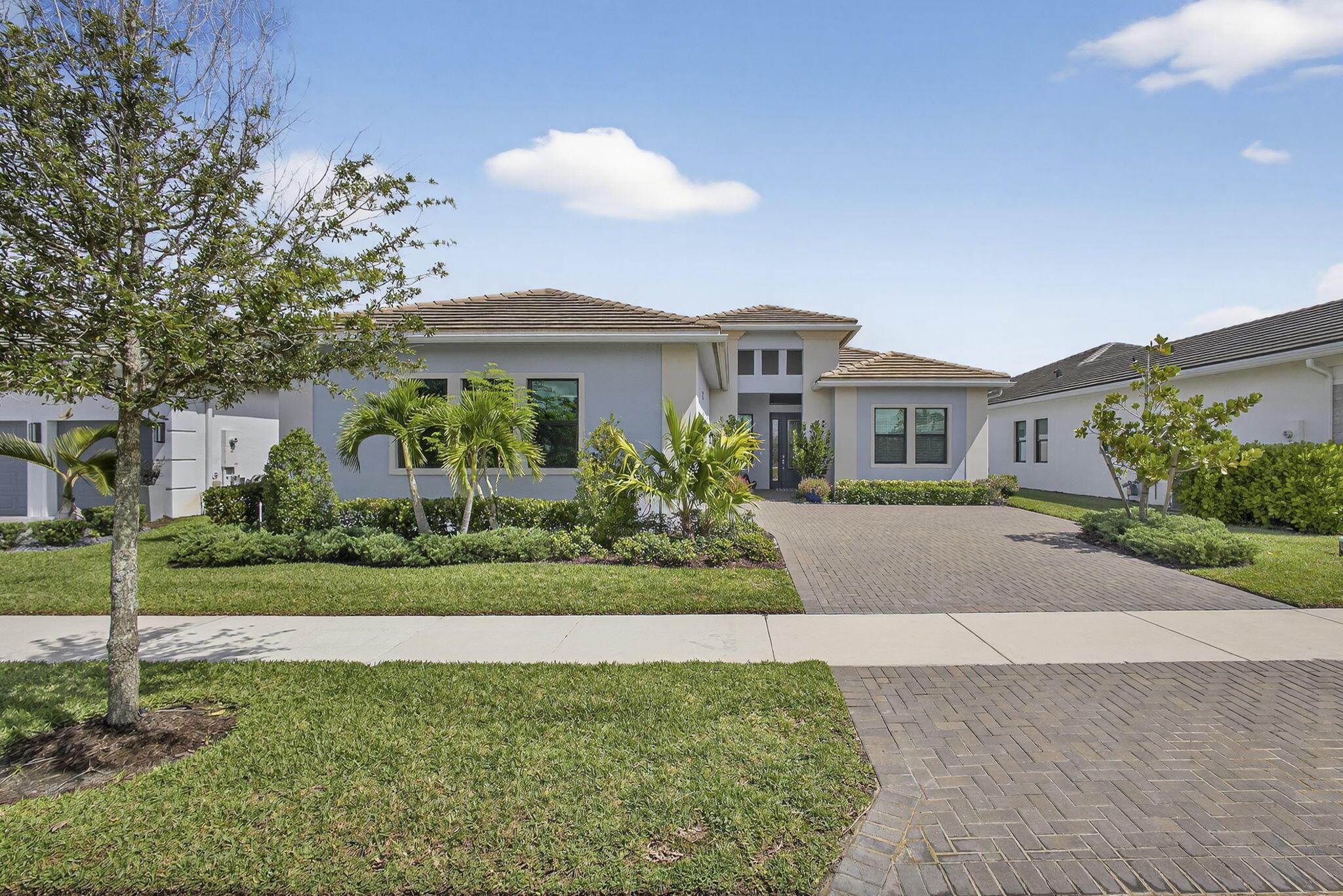 CRESSWIND PALM BEACH - Residential