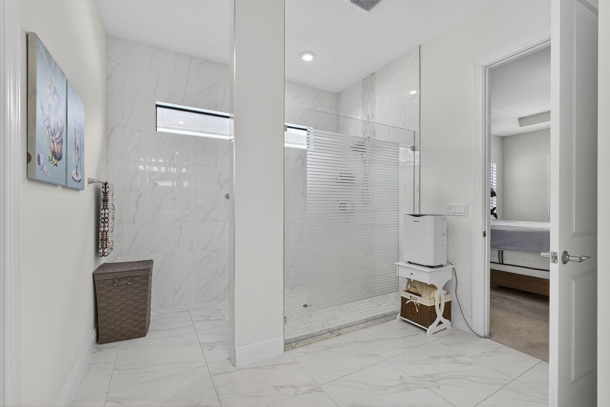 CRESSWIND PALM BEACH - Residential