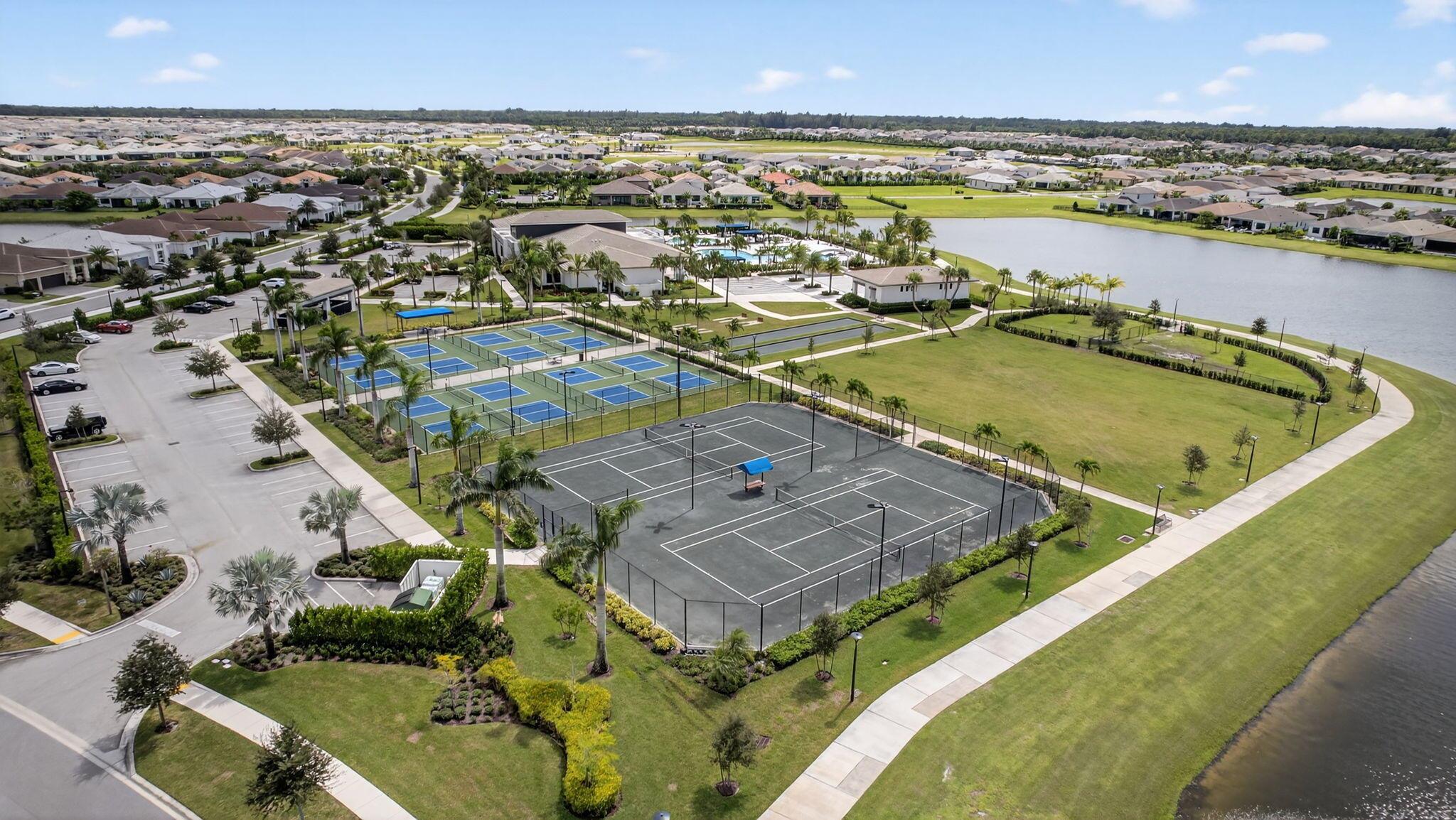 CRESSWIND PALM BEACH - Residential