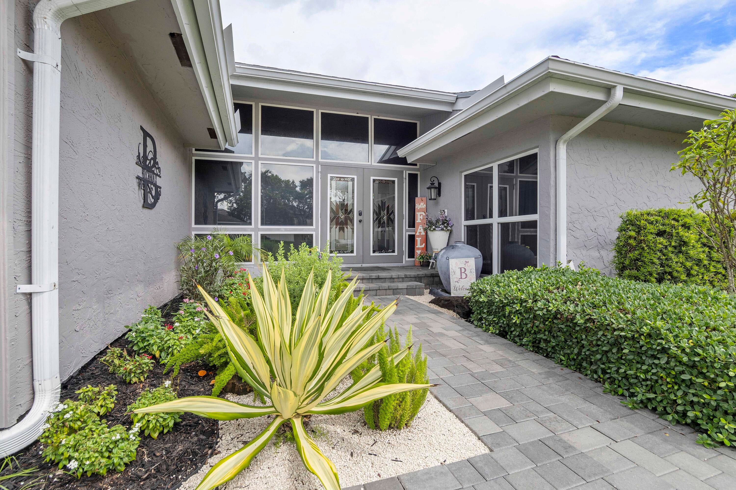 View photos, virtual tours, details... 8059 BUTTONWOOD Circle