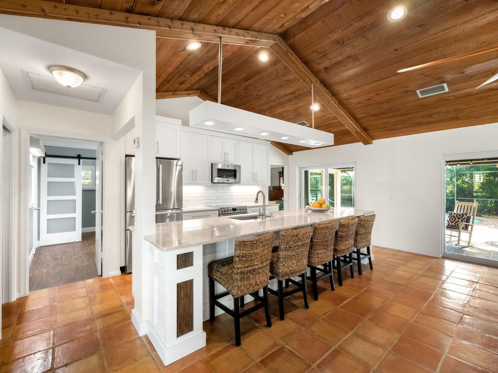 Photo of 52 Birch Place, Tequesta, FL 33469 (MLS # R11029111)