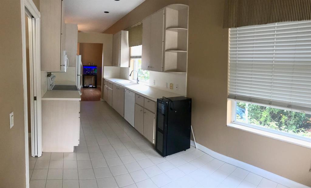 Hamptons at Maplewood - Residential Lease