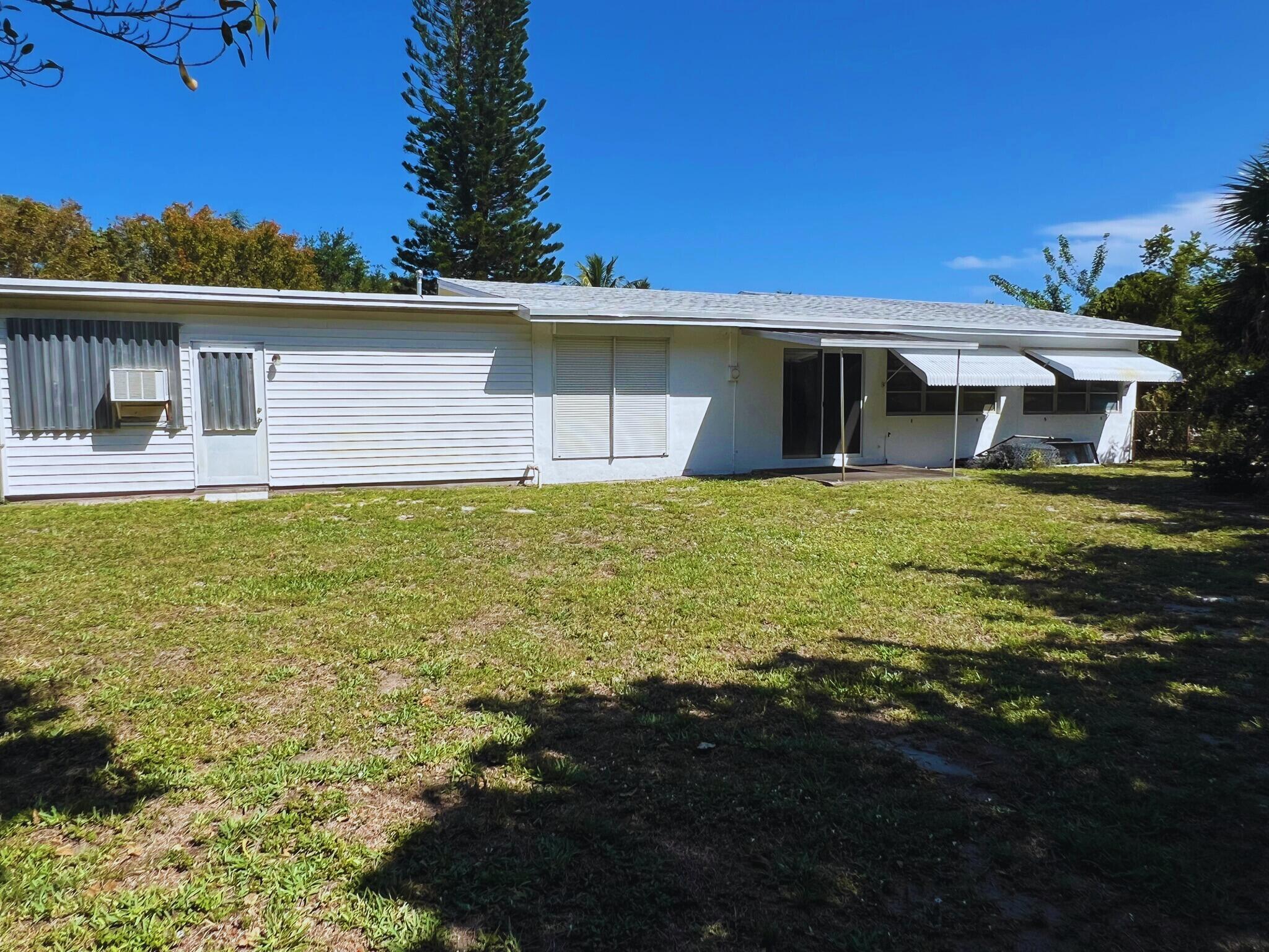800 Alamanda Drive