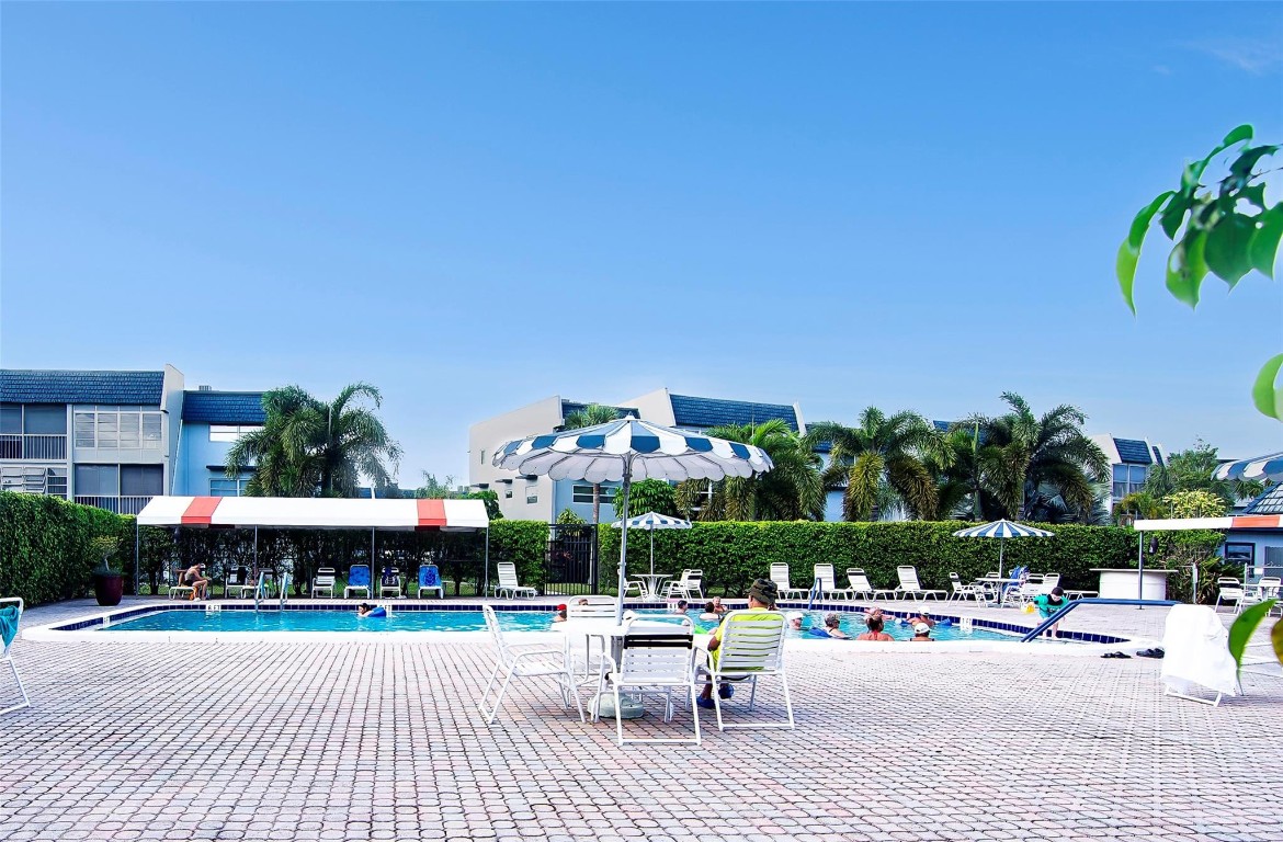 ORIOLE GOLF & TENNIS CLUB - Residential