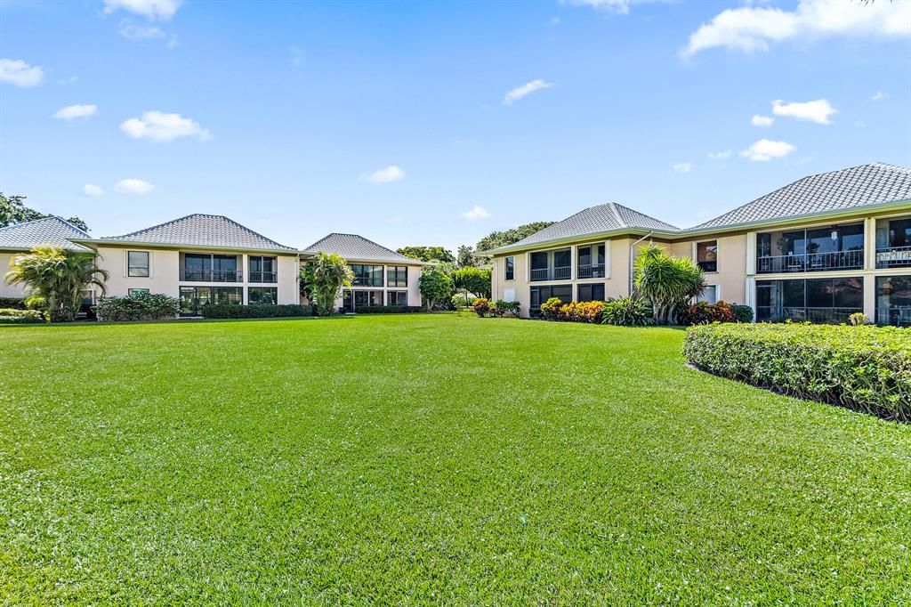 Photo of 17 SE Turtle Creek E Drive Dr #17-E, Tequesta, FL 33469 (MLS # R10825247)