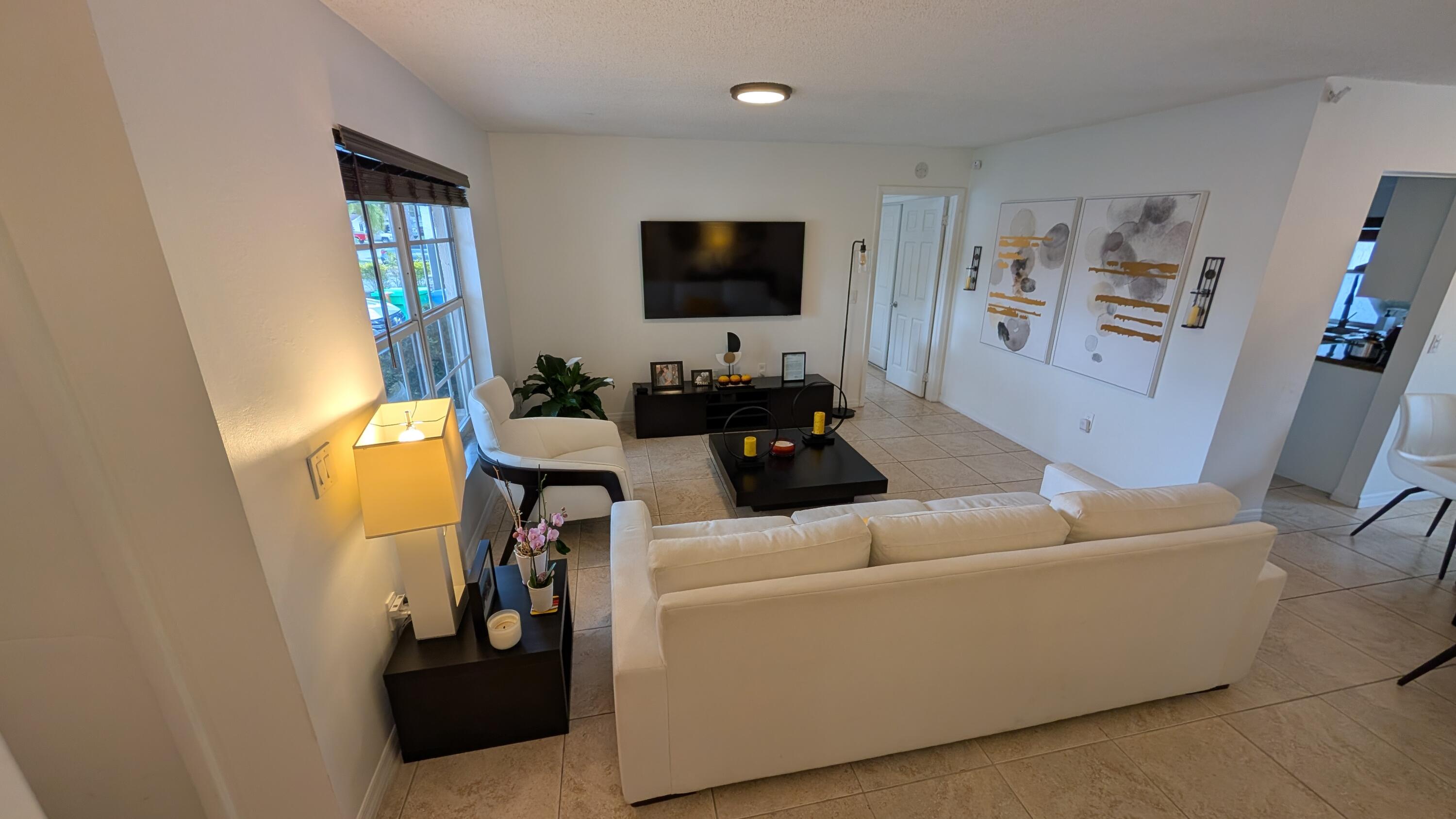 SUNRISE GOLF VILLAGE SEC 24 - Residential Lease