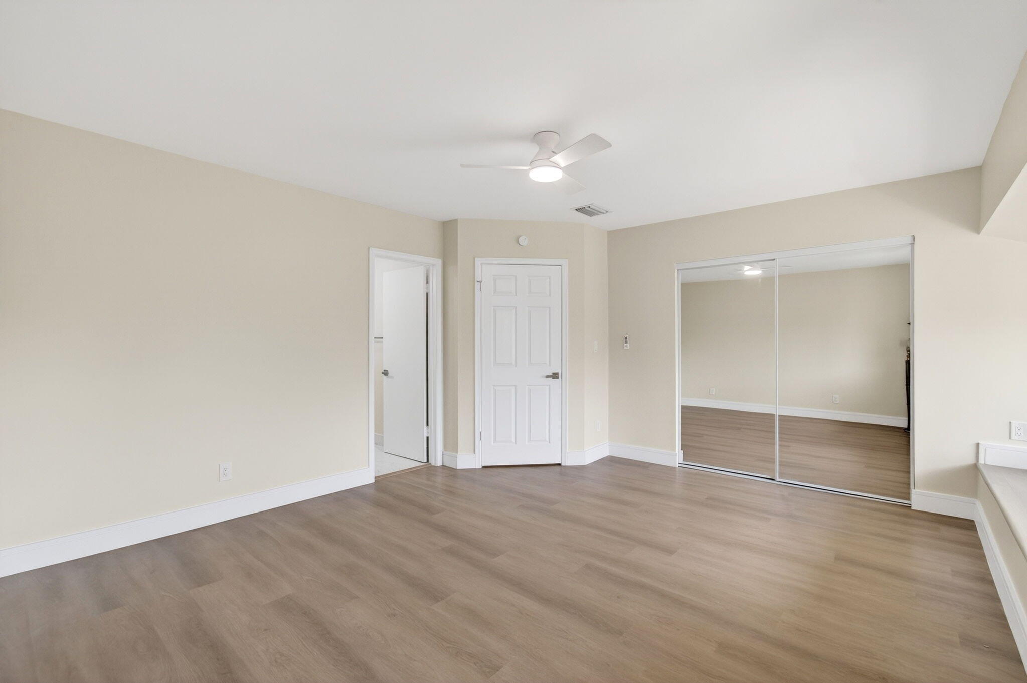 MEADOW KNOLL TOWNHOMES - Residential