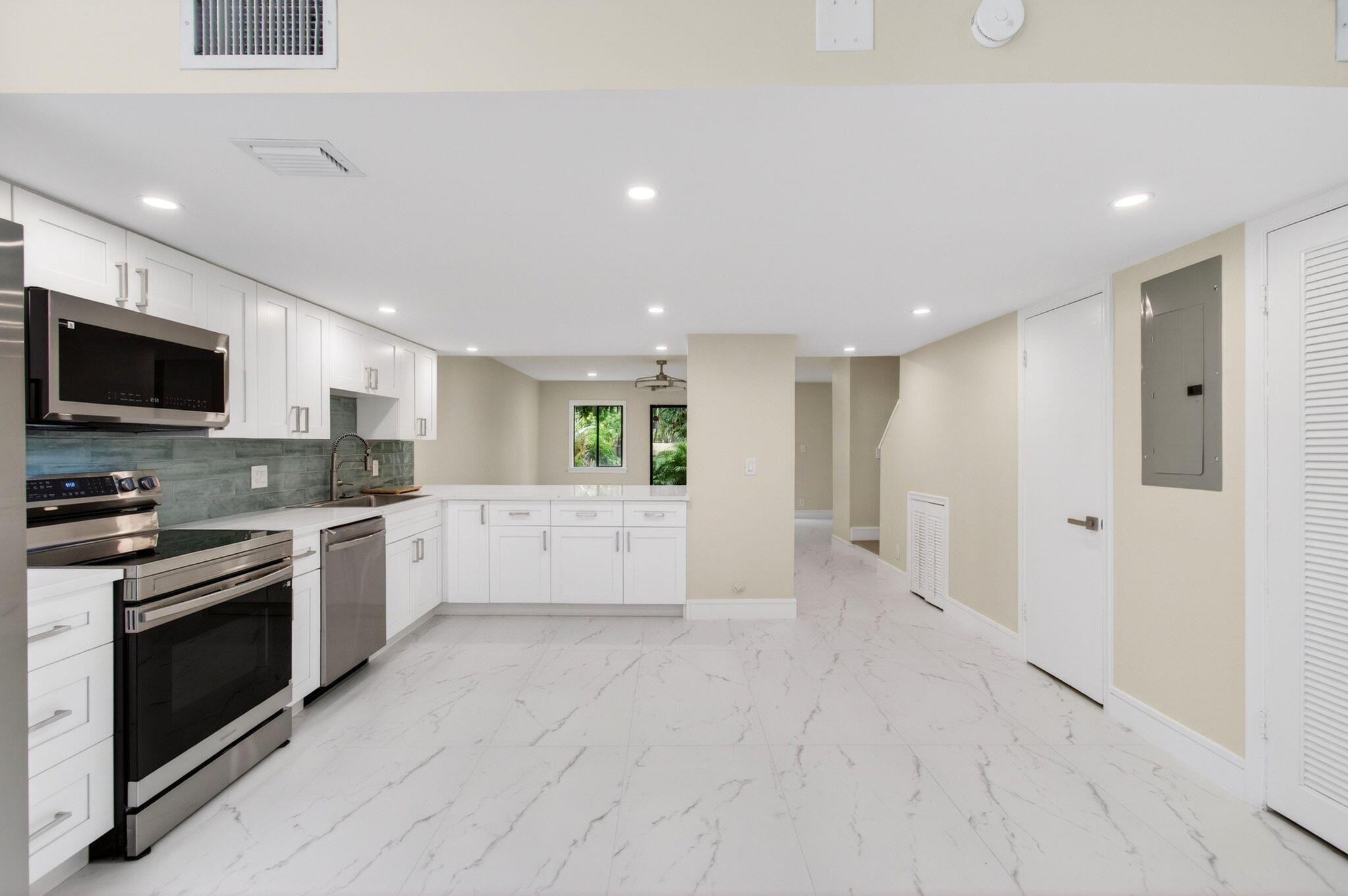 View photos, virtual tours, details... 1330 NW 13th Street 12