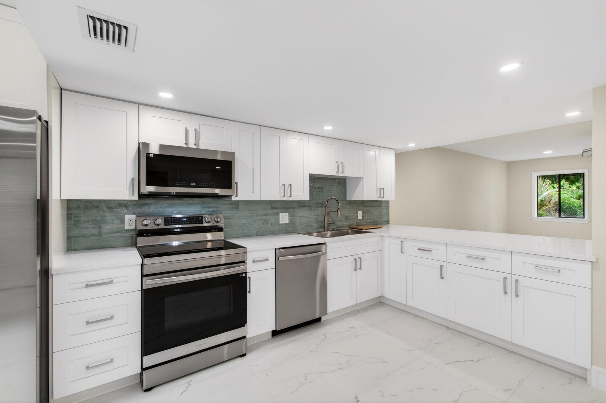 MEADOW KNOLL TOWNHOMES - Residential
