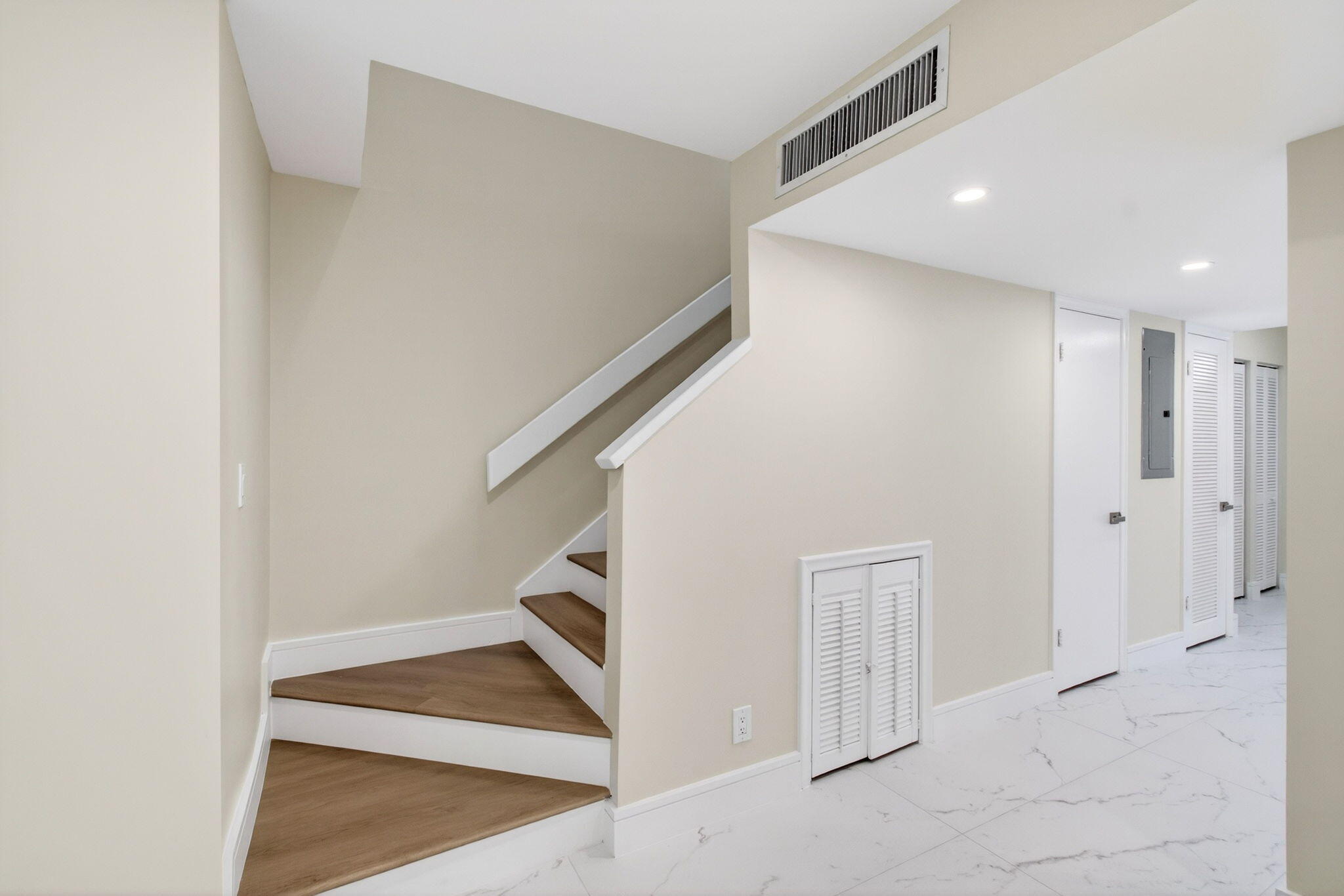 MEADOW KNOLL TOWNHOMES - Residential