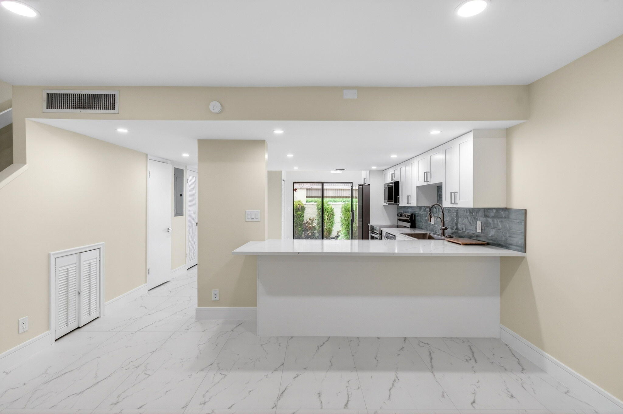 MEADOW KNOLL TOWNHOMES - Residential