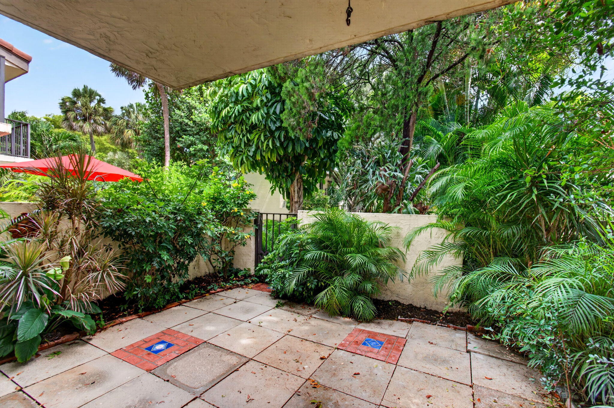 MEADOW KNOLL TOWNHOMES - Residential