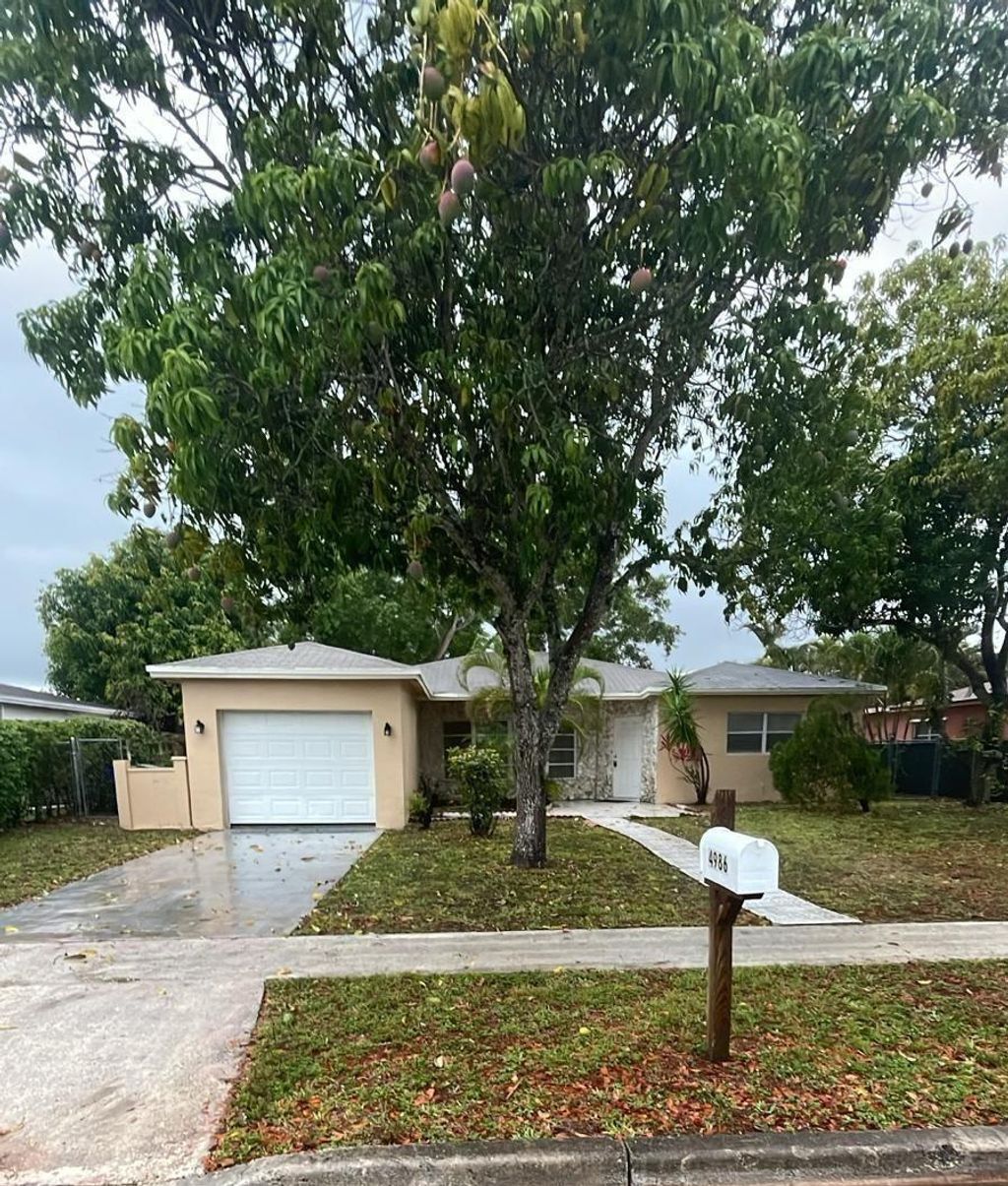 Photo of 4986 SW 7th St, Margate, FL 33068 (MLS # F10515359)