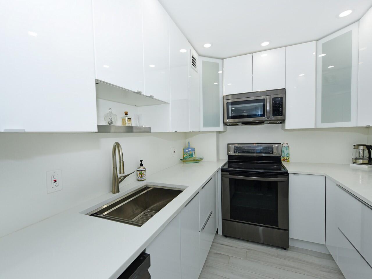 PATRICIAN OF PALM BEACH C - Residential Lease