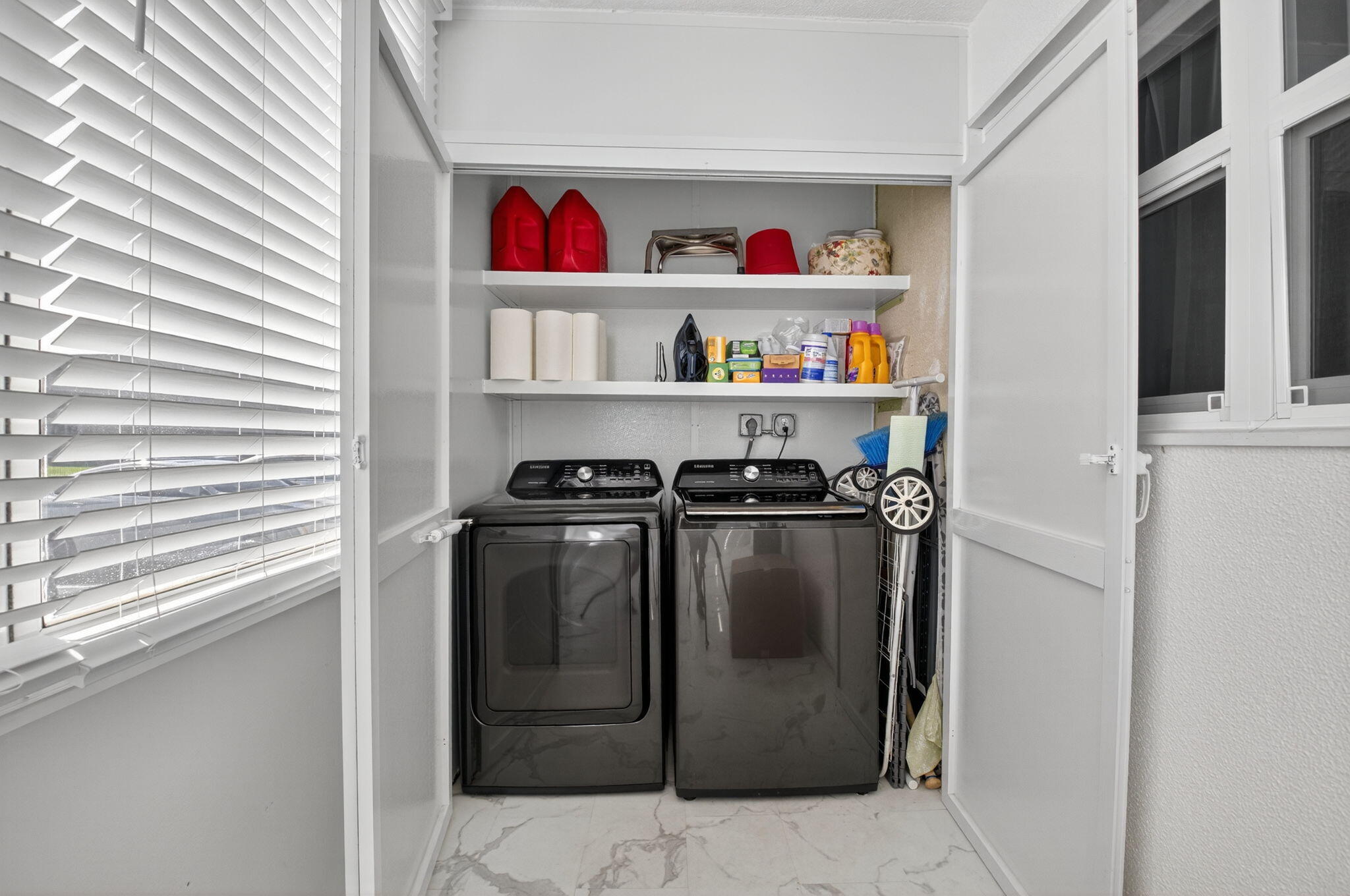 KINGS POINT - Residential