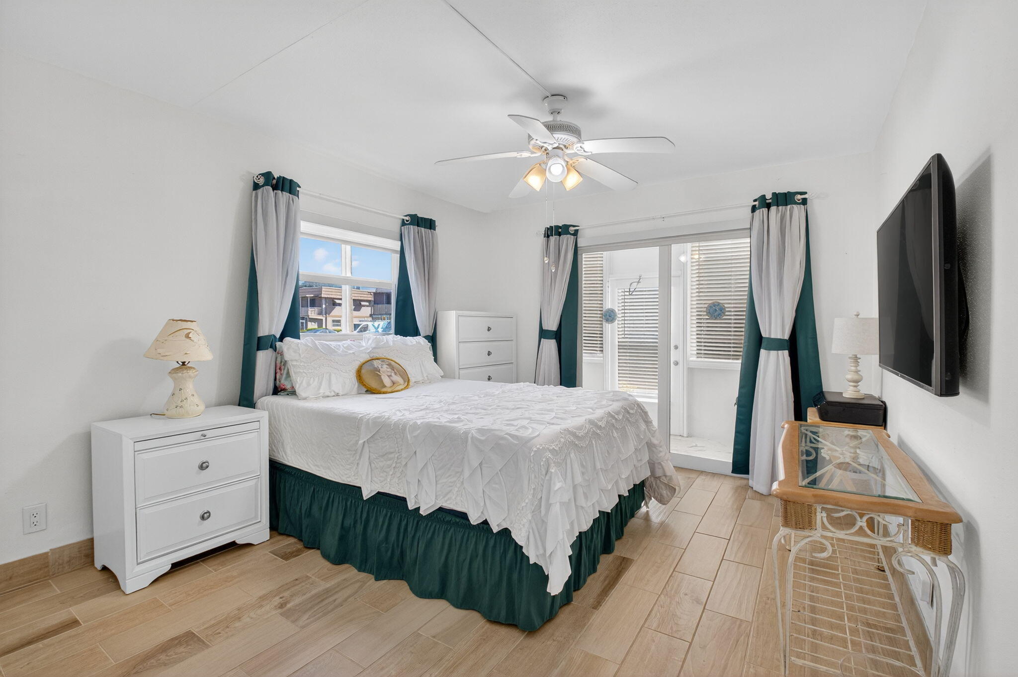 KINGS POINT - Residential