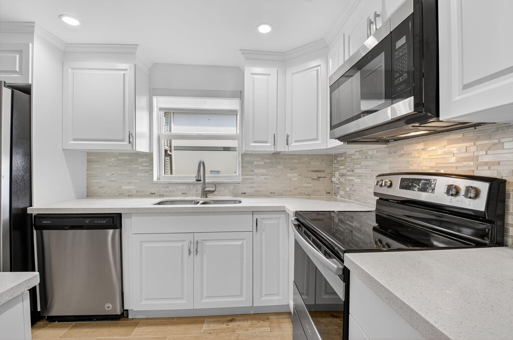 KINGS POINT - Residential